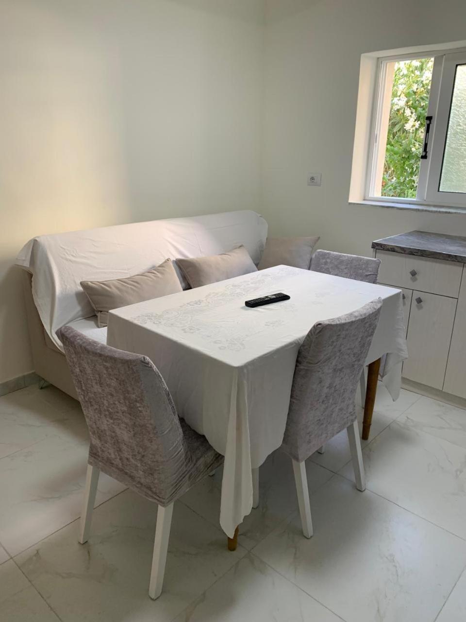 Angjelo Apartments Sarandë Zimmer foto